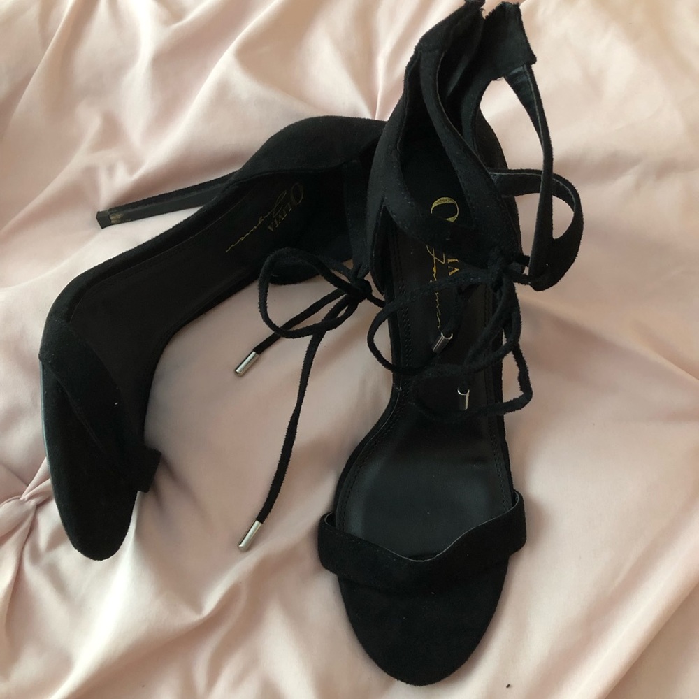 Olivia James Black Front-Tie Heels